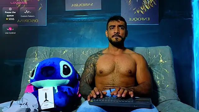 Snapshot of ERIC_HARRISON chatting on 10/25/25, 11:54 ERIC HARRISON online show from 10/25/25, 11:54