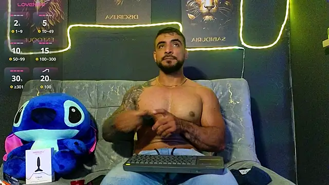 Snapshot of ERIC_HARRISON chatting on 11/15/25, 02:20 ERIC HARRISON online show from 11/15/25, 02:20