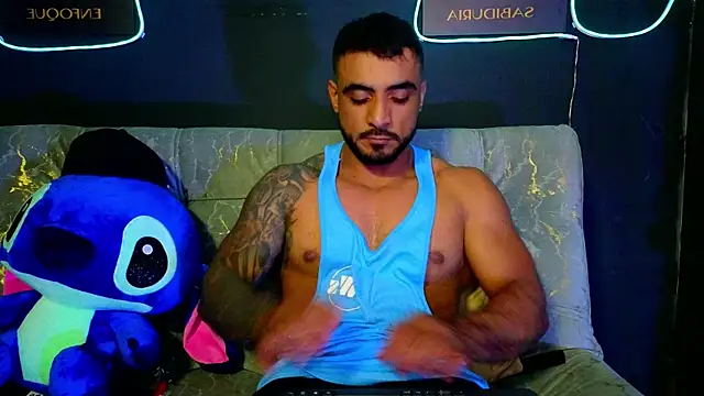 Snapshot of ERIC_HARRISON chatting on 11/19/25, 02:00 ERIC HARRISON online show from 11/19/25, 02:00