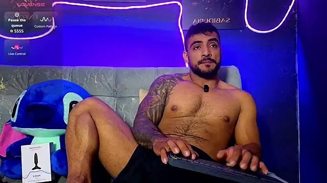 Snapshot of ERIC_HARRISON chatting on 12/18/25, 02:17 ERIC HARRISON online show from 12/18/25, 02:17