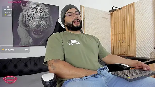 Luke  09 online show from 03/01/25, 03:49