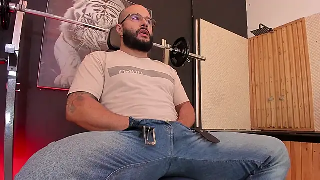 Luke  09 online show from 11/05/25, 11:21