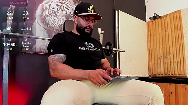 Luke  09 online show from 11/17/25, 11:27