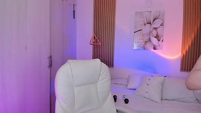 Kendall Bunnyy online show from 03/06/25, 11:42