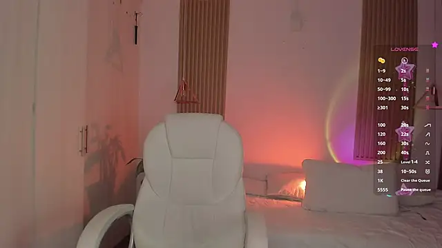 Kendall Bunnyy online show from 10/13/25, 09:15