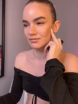 Heidi11 online show from 12/28/24, 07:43