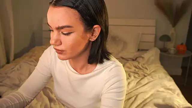 Heidi11 online show from 10/23/25, 02:22