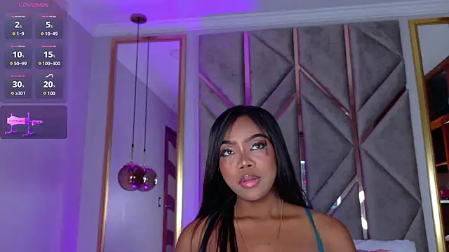 Snapshot of Lola_King chatting on 03/10/25, 04:07 Lola King online show from 03/10/25, 04:07