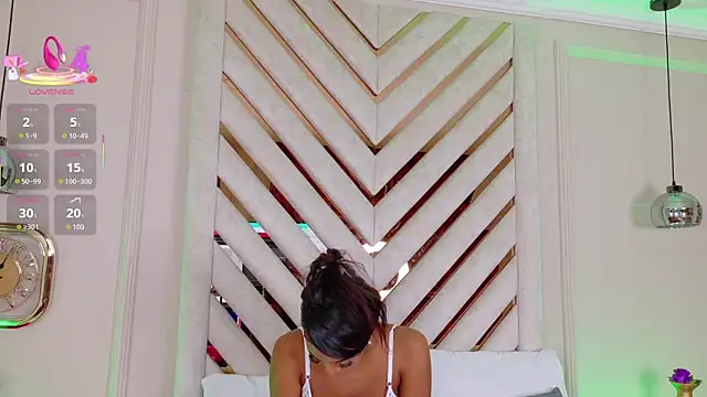 Snapshot of Lola_King chatting on 09/25/25, 04:27 Lola King online show from 09/25/25, 04:27