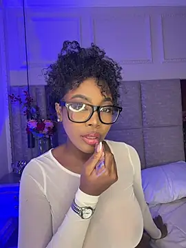 Lola King online show from 03/07/26, 04:31