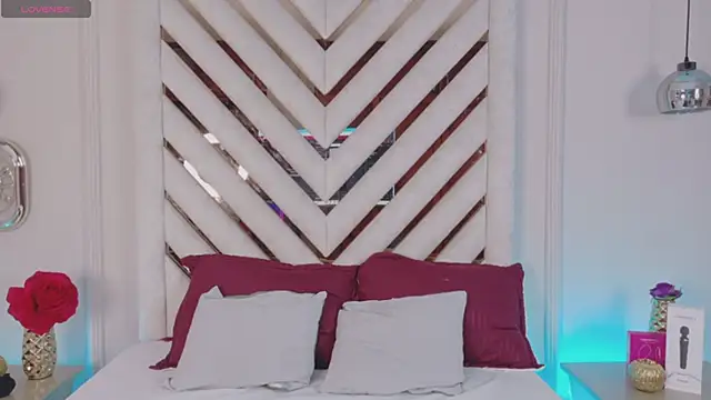 Lola King online show from 04/23/26, 04:35