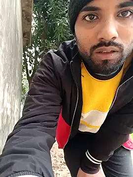 Snapshot of Fucker_boy_1 chatting on 01/14/25, 04:57 Fucker boy 1 online show from 01/14/25, 04:57