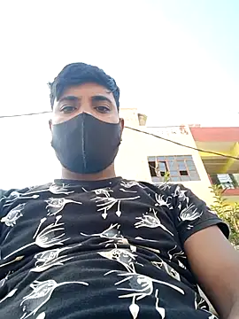 Snapshot of Fucker_boy_1 chatting on 03/08/25, 10:11 Fucker boy 1 online show from 03/08/25, 10:11