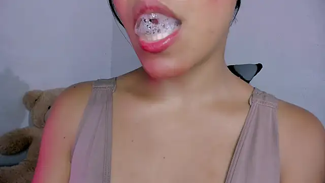 veky saliva01 online show from 04/21/26, 10:56