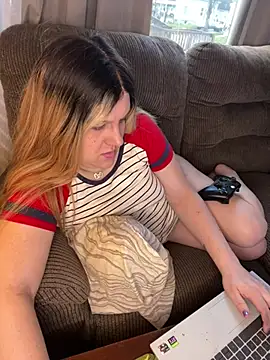 PuckBunny17 online show from 12/28/24, 01:28