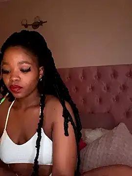 Snapshot of ItsLeyaa chatting on 12/01/24, 05:57 ItsLeyaa online show from 12/01/24, 05:57