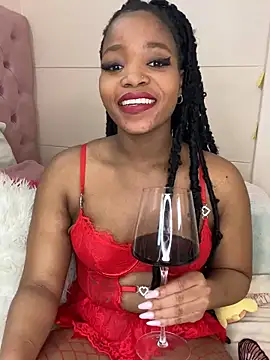 Snapshot of ItsLeyaa chatting on 12/05/24, 12:55 ItsLeyaa online show from 12/05/24, 12:55