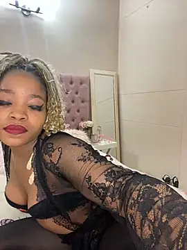 Snapshot of ItsLeyaa chatting on 01/01/25, 12:11 ItsLeyaa online show from 01/01/25, 12:11