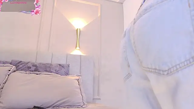 april rousse online show from 10/21/25, 12:06