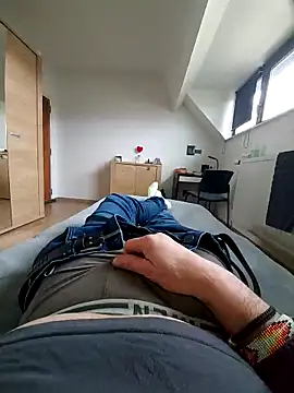 Snapshot of pascalino100 chatting on 02/27/25, 03:37 pascalino100 online show from 02/27/25, 03:37