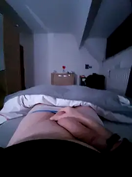 Snapshot of pascalino100 chatting on 03/03/25, 05:20 pascalino100 online show from 03/03/25, 05:20