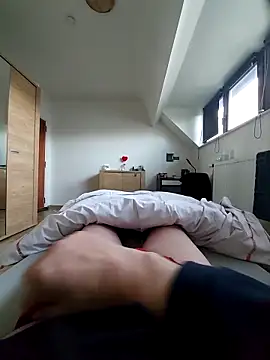 Snapshot of pascalino100 chatting on 03/04/25, 07:08 pascalino100 online show from 03/04/25, 07:08