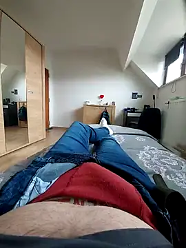 Snapshot of pascalino100 chatting on 03/13/25, 12:02 pascalino100 online show from 03/13/25, 12:02