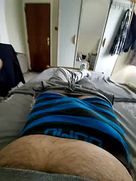 Snapshot of pascalino100 chatting on 11/03/25, 02:40 pascalino100 online show from 11/03/25, 02:40