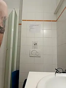 Snapshot of pascalino100 chatting on 02/24/26, 07:06 pascalino100 online show from 02/24/26, 07:06