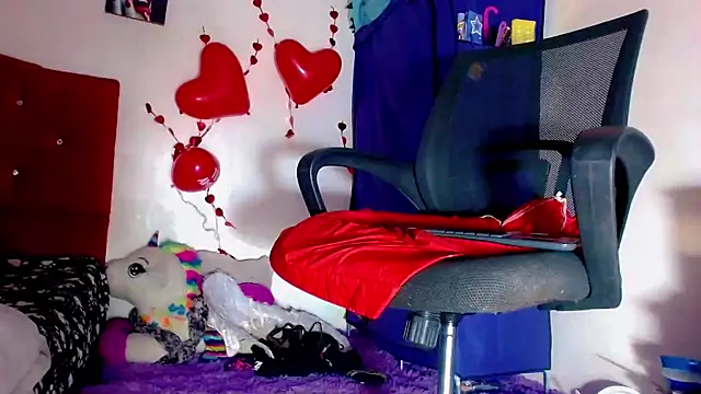 nicol gill  online show from 02/15/25, 02:44