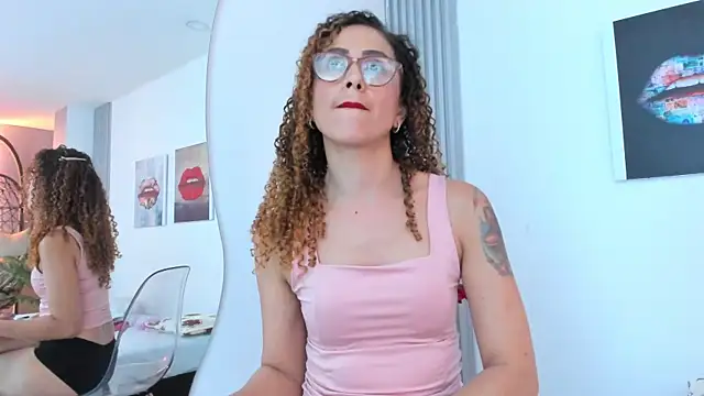 Angela donnato online show from 02/11/25, 09:42