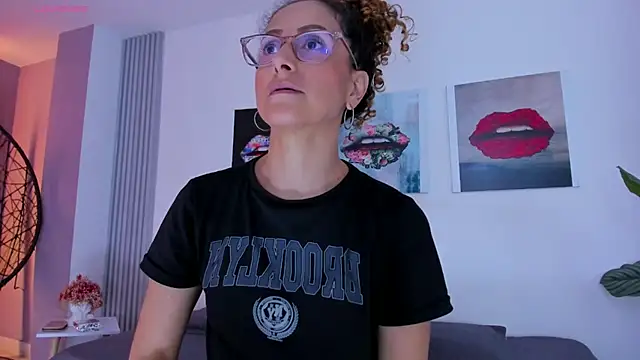 Angela donnato online show from 09/09/25, 03:39