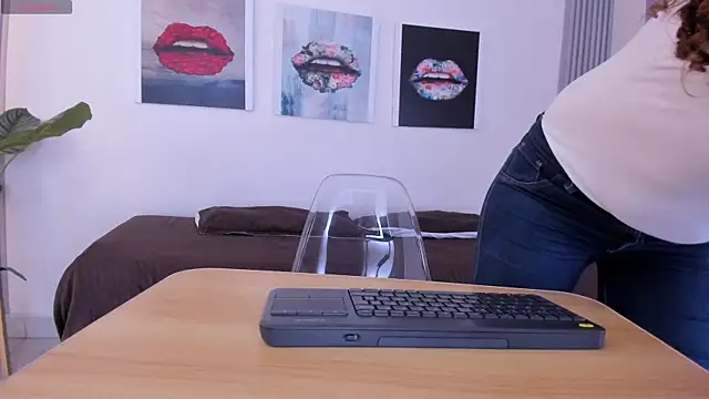 Angela donnato online show from 01/12/26, 03:45