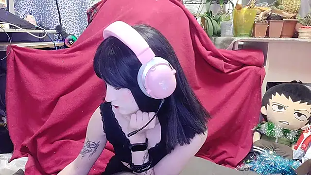 Linda Harrisons online show from 01/14/25, 03:43