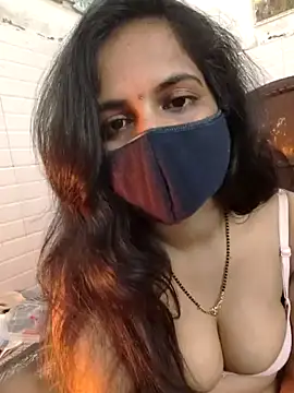 Snapshot of Nehubhabhi26 chatting on 02/04/25, 11:05 Nehubhabhi26 online show from 02/04/25, 11:05