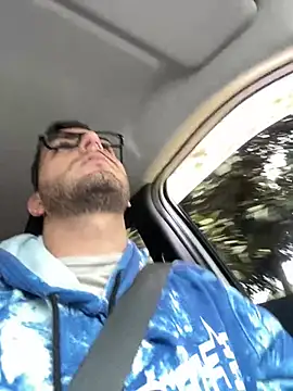 Snapshot of thomas_gun chatting on 12/24/24, 03:16 thomas gun online show from 12/24/24, 03:16