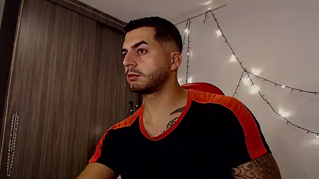 Snapshot of thomas_gun chatting on 01/12/25, 05:03 thomas gun online show from 01/12/25, 05:03