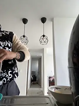 thomas gun online show from 12/04/25, 04:05