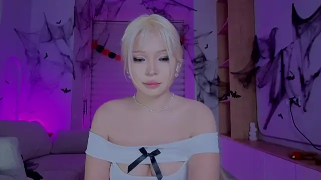 RileyMee online show from 10/26/25, 12:22