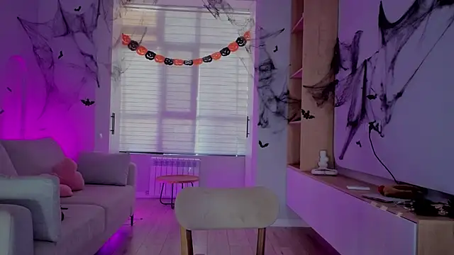 RileyMee online show from 10/31/25, 03:07