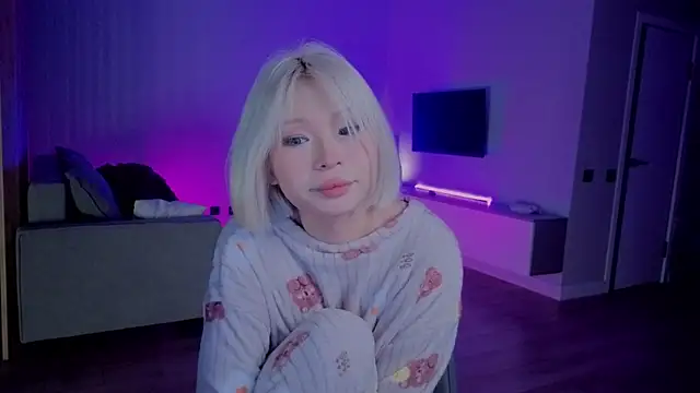 RileyMee online show from 11/10/25, 03:05