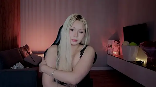 RileyMee online show from 04/24/26, 05:43