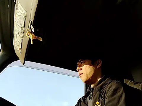 whitebriefboy online show from 03/20/26, 10:03