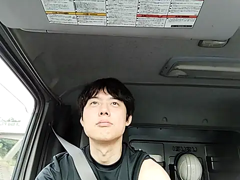 Snapshot of whitebriefboy chatting on 07/31/26, 09:03 whitebriefboy online show from 07/31/26, 09:03