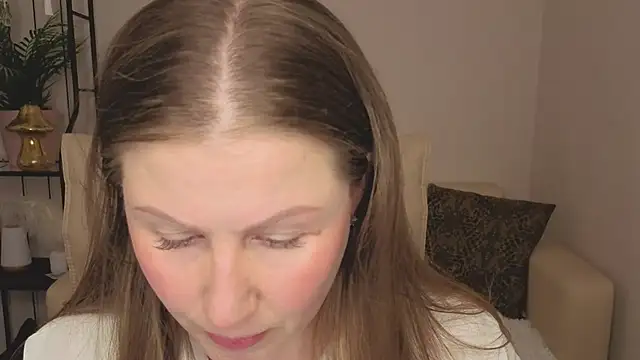 Snapshot of Helens_love chatting on 06/18/26, 03:29 Helens love online show from 06/18/26, 03:29