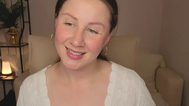 Snapshot of Helens_love chatting on 07/17/26, 02:40 Helens love online show from 07/17/26, 02:40