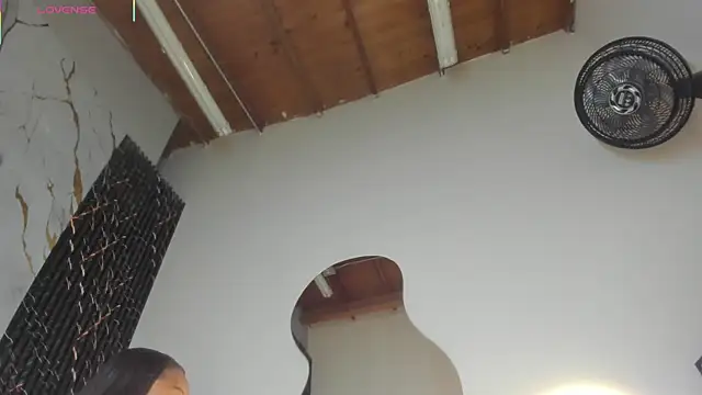 ebony hot1 online show from 12/22/25, 01:41