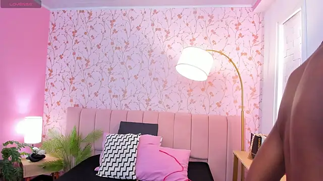 amber-hill online show from 02/25/25, 07:03