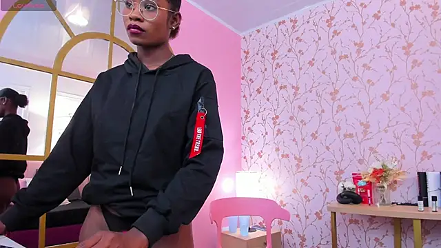 amber-hill online show from 03/11/25, 04:21