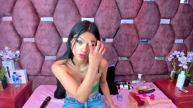 Snapshot of SaraLoveee_ chatting on 03/09/25, 06:39 SaraLoveee  online show from 03/09/25, 06:39